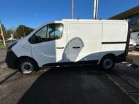 VAUXHALL VIVARO