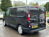NISSAN NV300