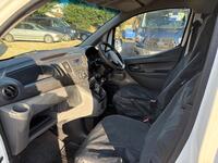 NISSAN NV200