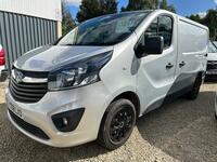 VAUXHALL VIVARO